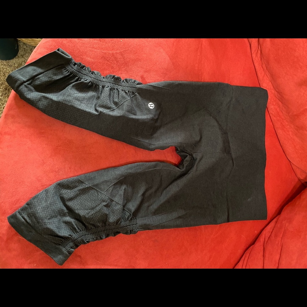 Mid-high rise capris